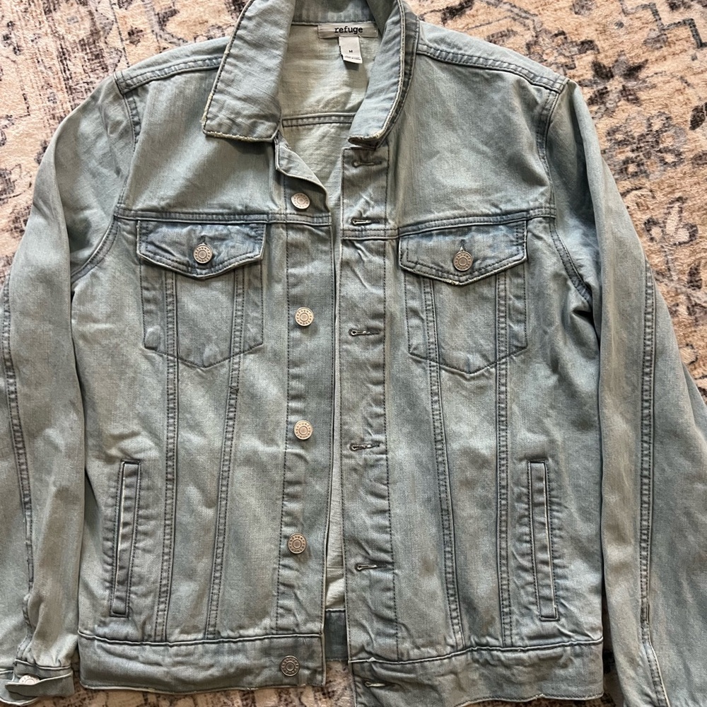Refuge Women's Light Gray Denim Jacket